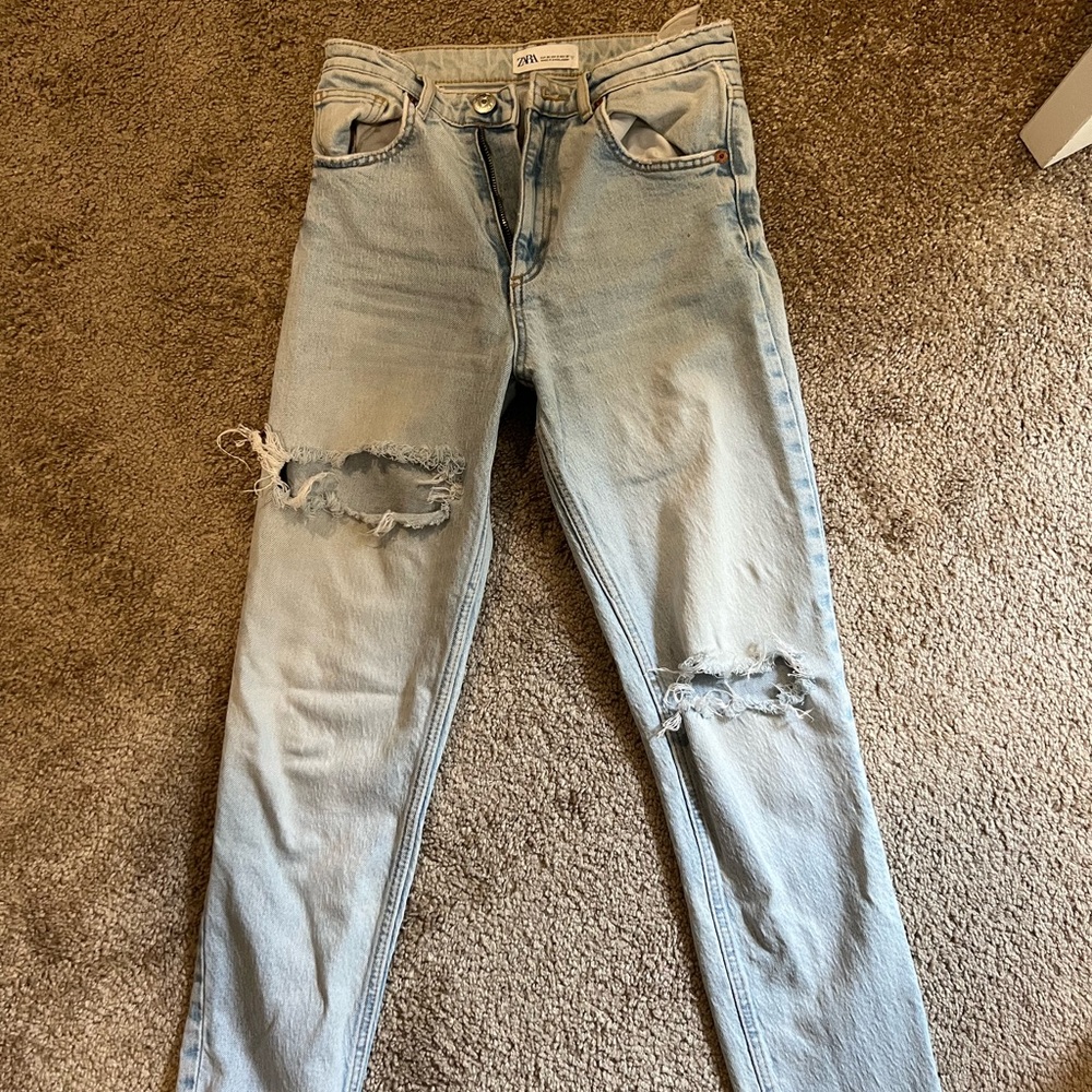 ZARA STRAIGHT LEG JEANS